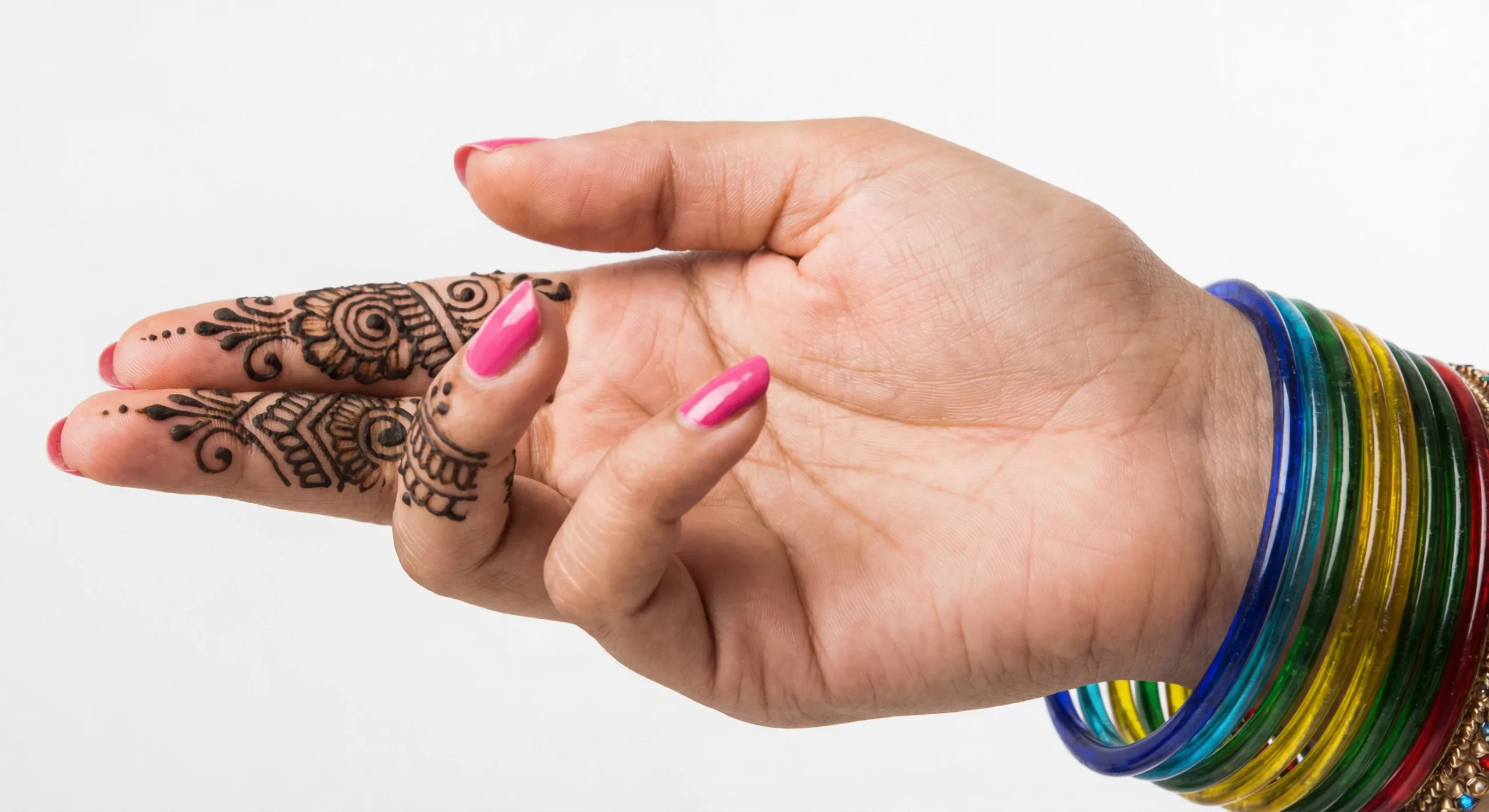 Beautiful finger mehndi design featuring a stylish festive henna look