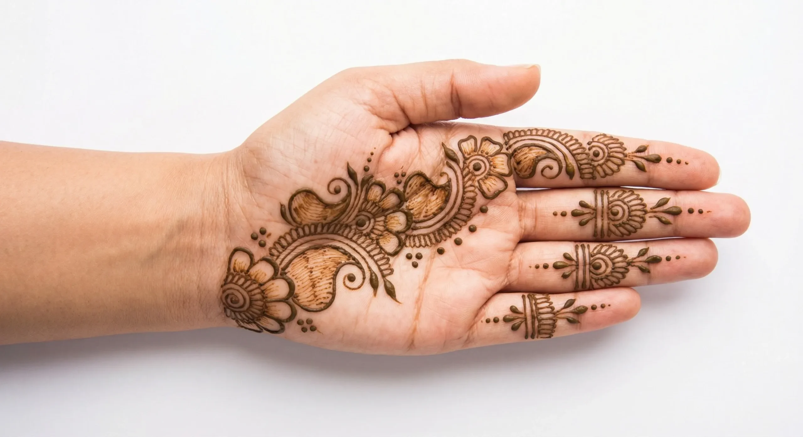 Simple art mehndi design with elegant floral henna patterns