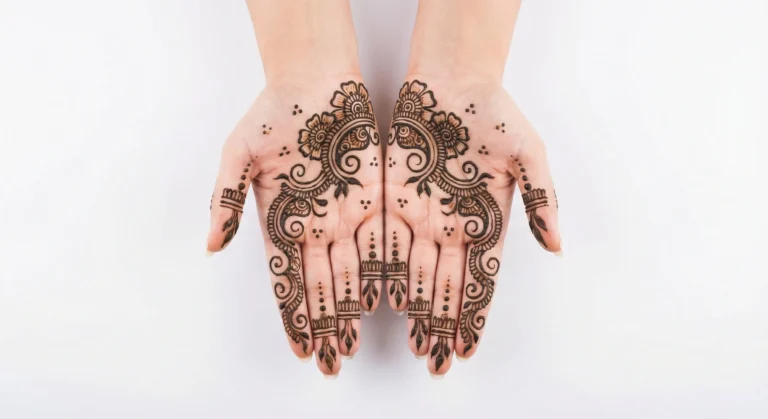 Simple floral mehndi design with elegant flower henna patterns