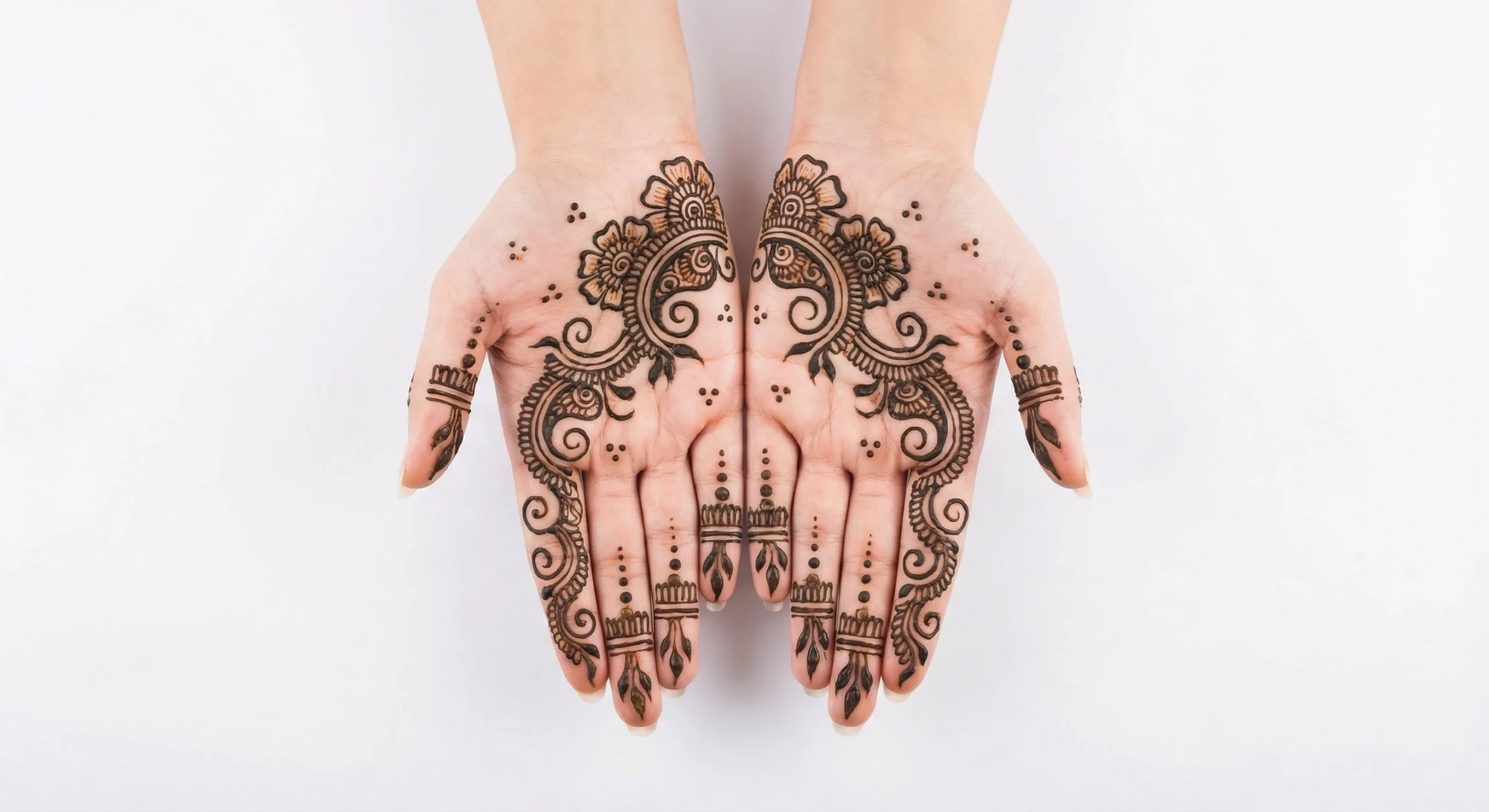 Simple floral mehndi design with elegant flower henna patterns